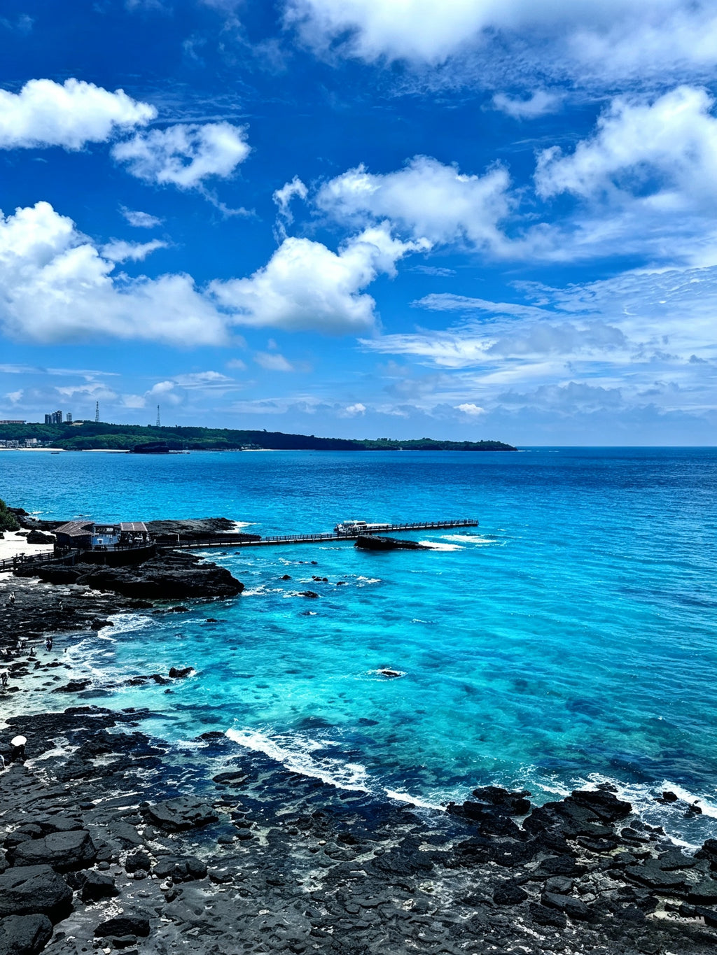 6-Day Semi-Independent to Weizhou Island and Beihai Small Group Tour