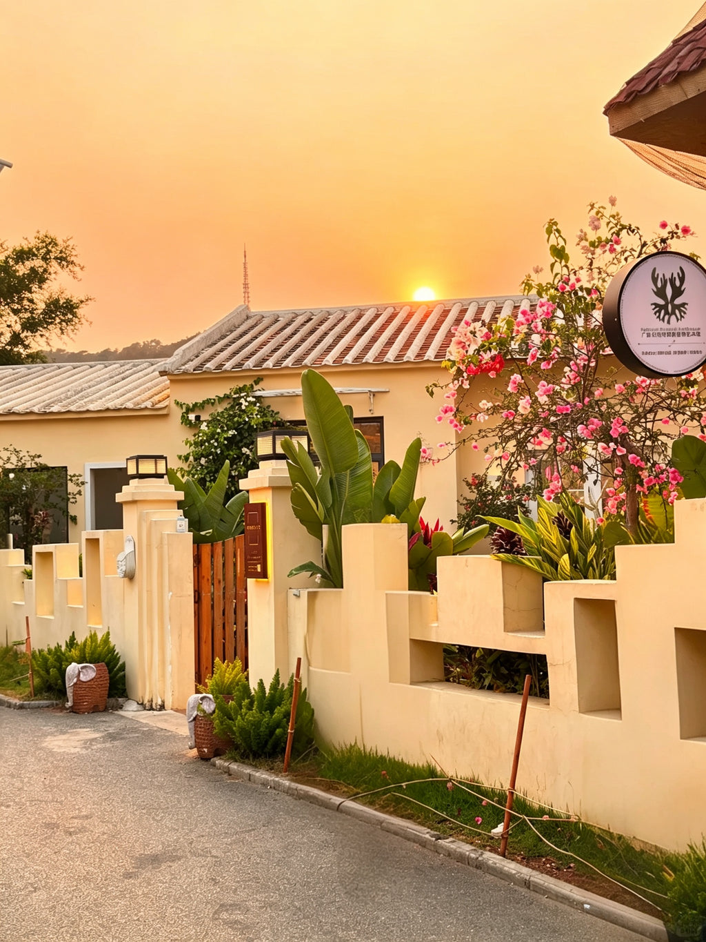 6-Day Semi-Independent to Weizhou Island and Beihai Small Group Tour