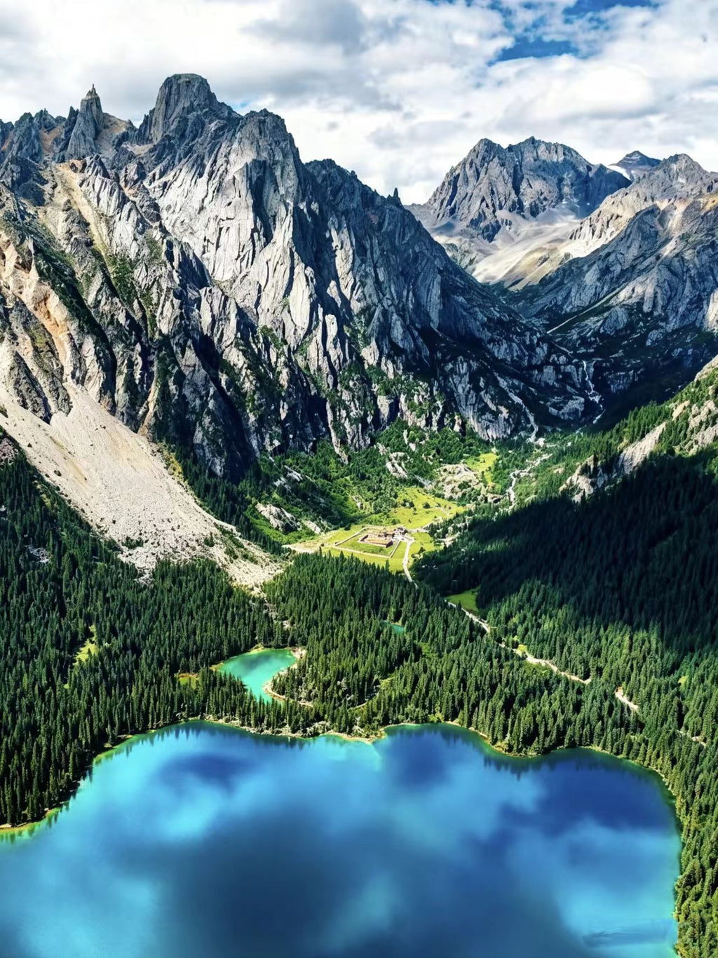6-Day, 5-Night Genyen Trekking Small Group Tour