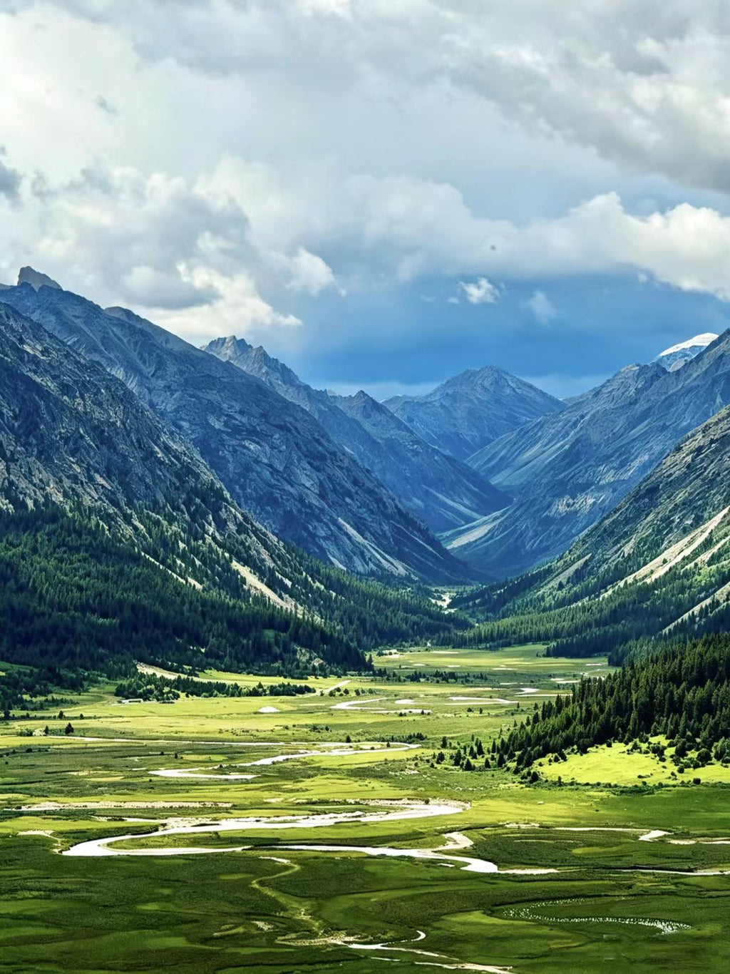 6-Day, 5-Night Genyen Trekking Small Group Tour