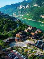 9-Day 8-Night Sichuan & Chongqing Loop Group Tour